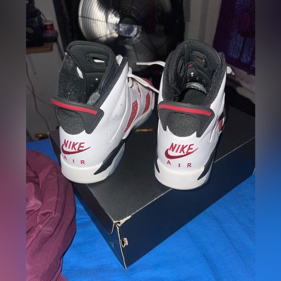 Retro 6s (carmine) size 6.5 - Picture 2 of 3